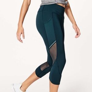 Lululemon Home Stretch Crop 19" Submarine Size 4 Teal Mesh Side Pockets Athletic